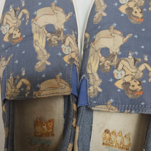disney snow white TOMS slip on size 5 - Picture 2 of 4